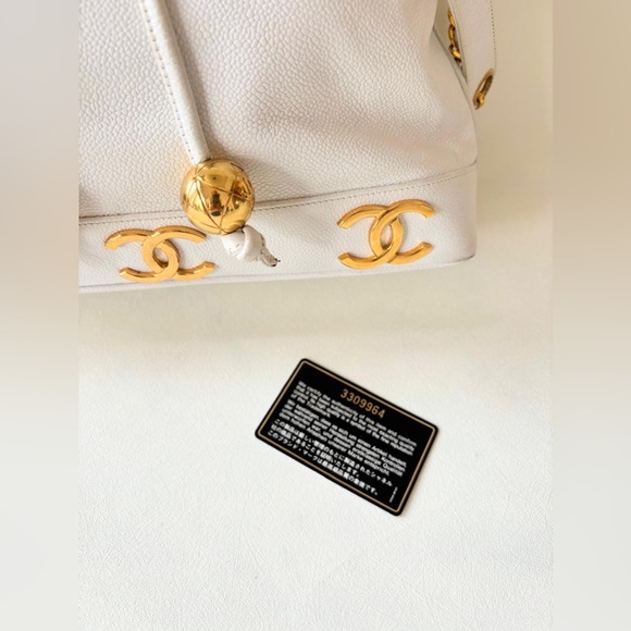 Beautiful Excellent Condition 🤍 CHANEL bucket bag, 1995 Collection 🤍 - Picture 7 of 16